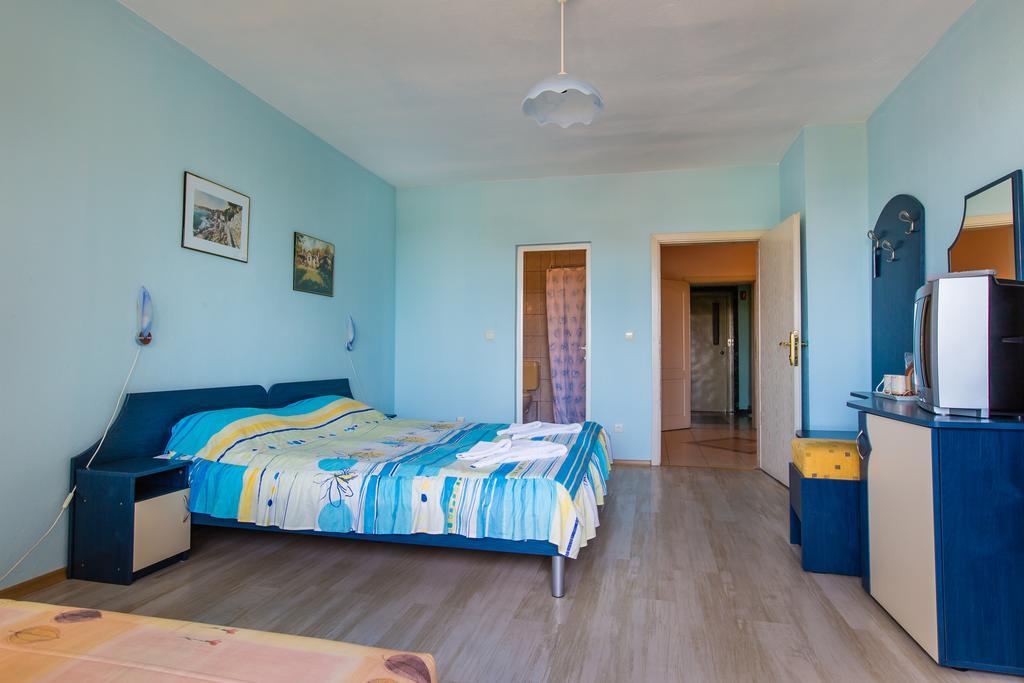 Guest House ,, Ekaterina" Nesebar Buitenkant foto